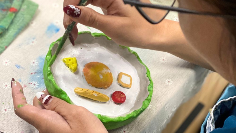 Clay pottery squeezing at Tadaa Workshop (3)
